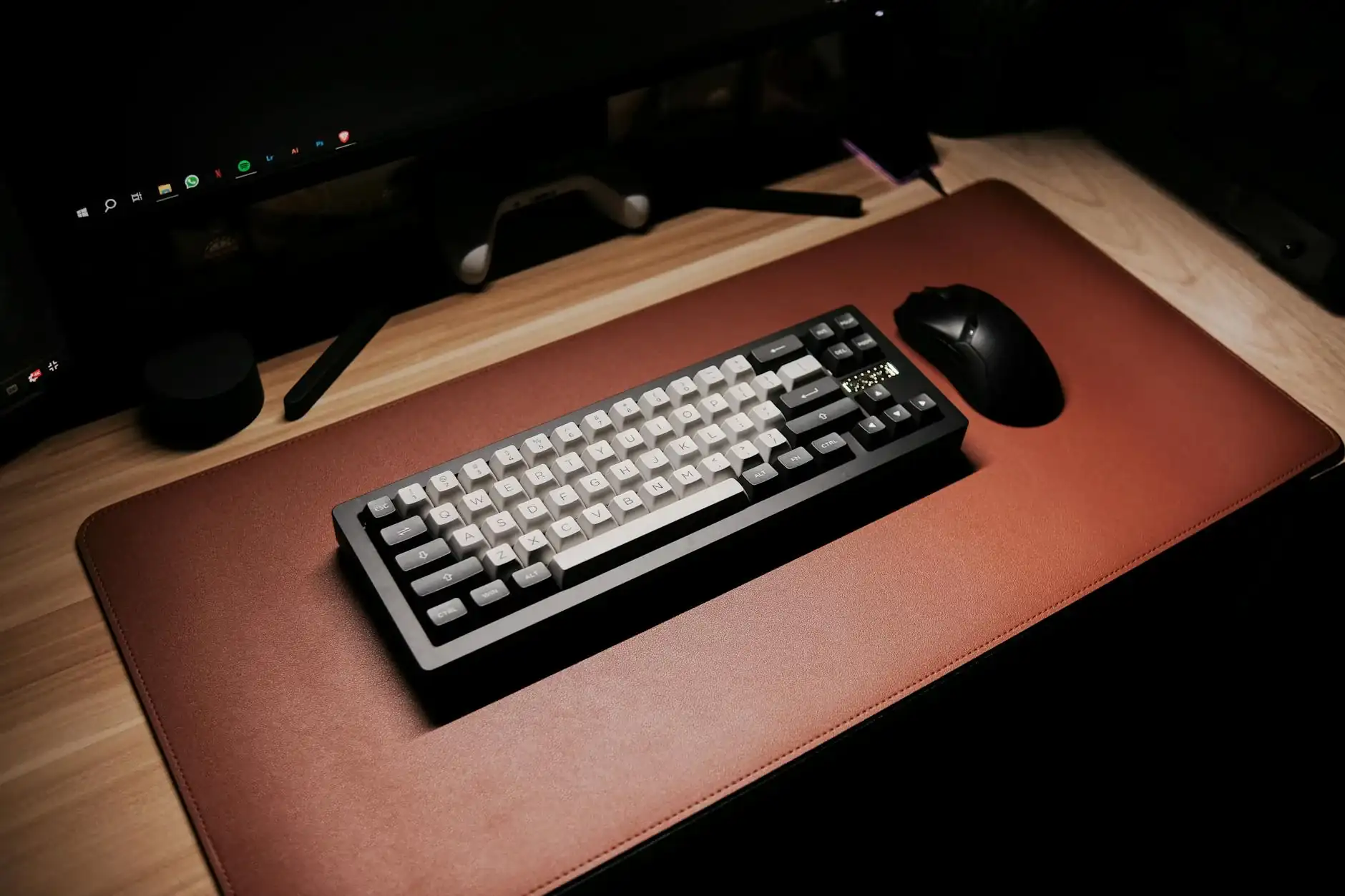 How to Set Up the Perfect Gaming Desk for Maximum Efficiency